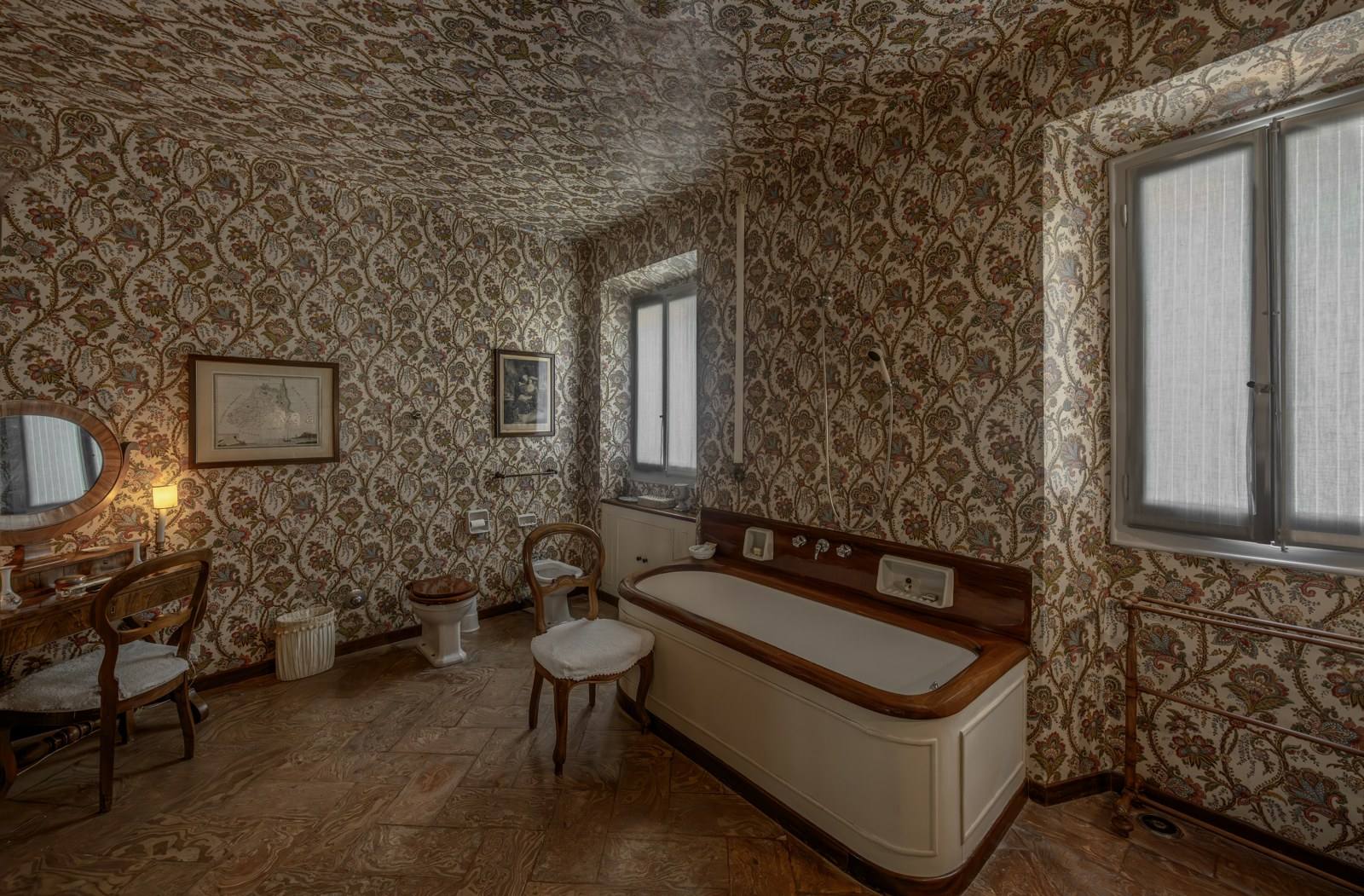A period interior of Villa Fogazzaro Roi in Oria di Valsolda, the other FAI property in the Como area open for the Days.