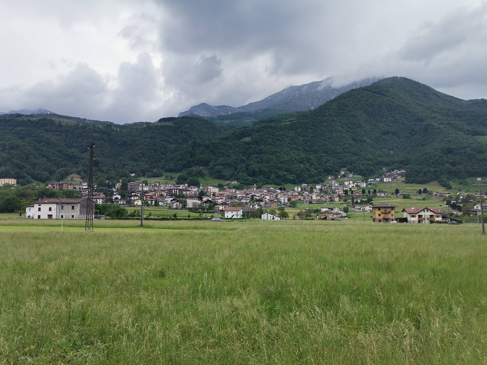 Pasturo from the Valsassina cycle path: Danilo Ticozzi, a civil protection volunteer, lived in the village.