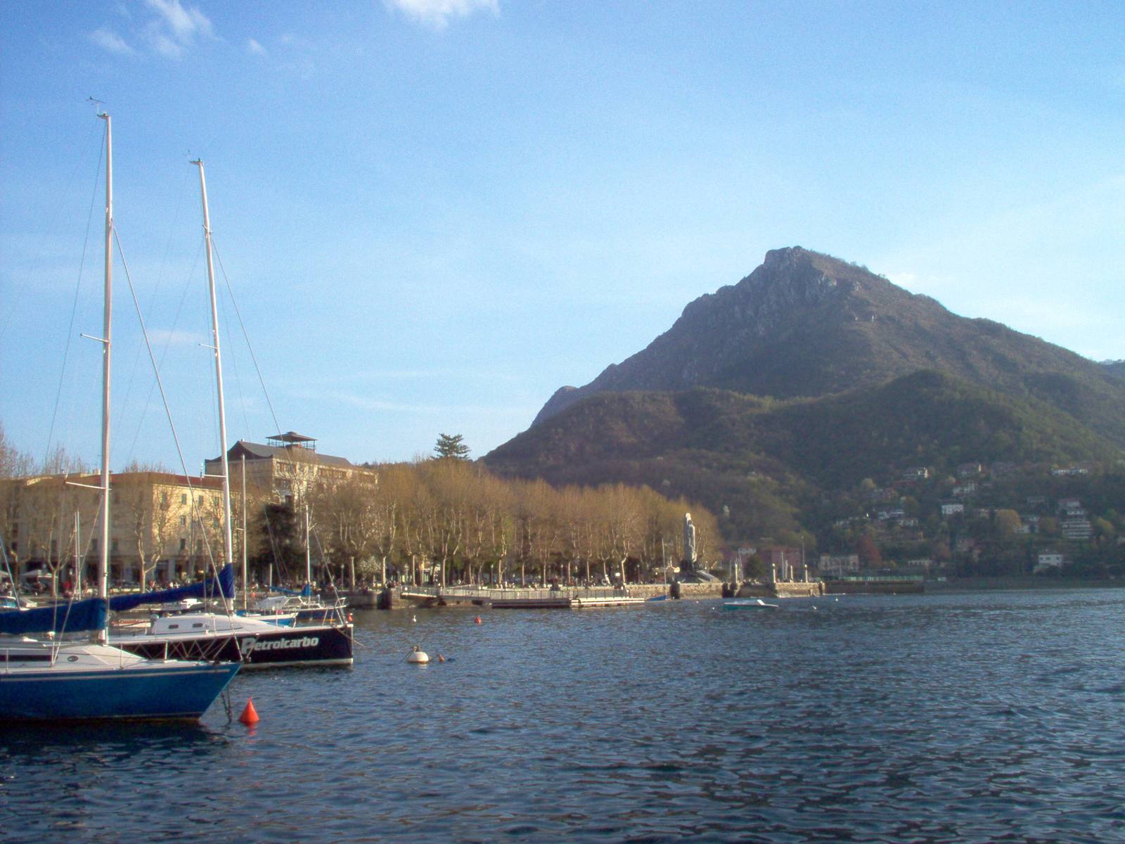 The harbour of Lecco below Monte San Martino: the Blucelesti return from the trip to Vercelli with their third win of the season and move up to 13 points in the table.