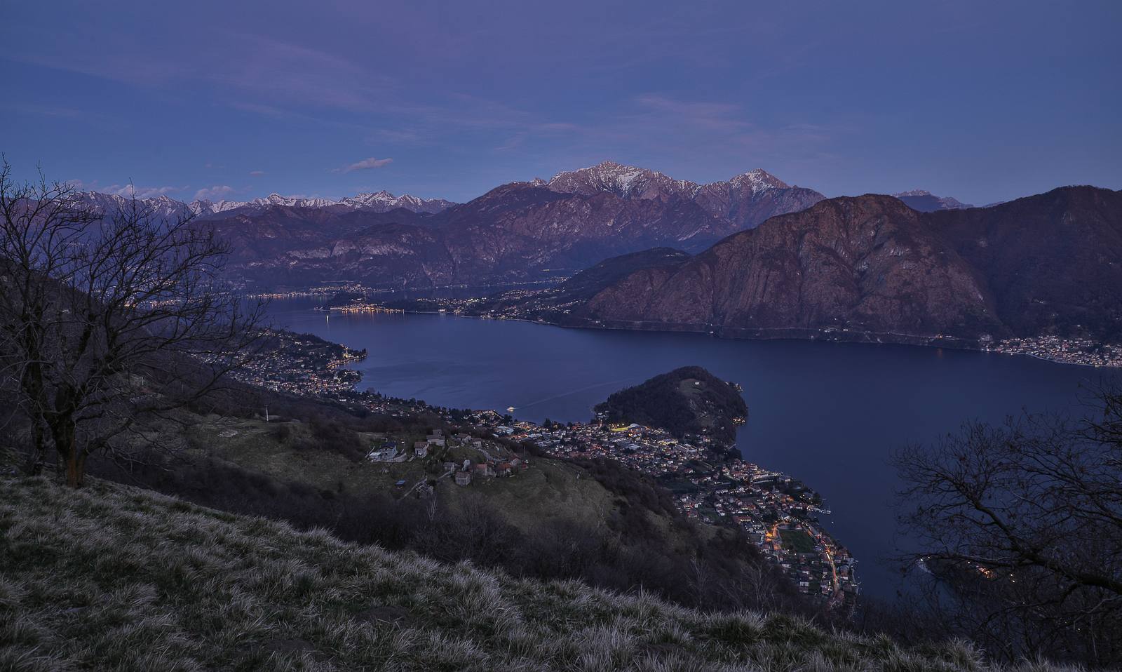 The Tremezzina bay from Alpe di Sala: the Sala Comacina detachment will operate along this stretch of the Regina, used all year by residents, tourists and commercial traffic.